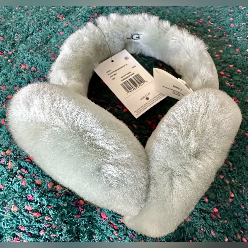 🎸UGG🎸🔥NWT🔥Sheepskin Embroidery Earmuff Grey Mist - Picture 5 of 14